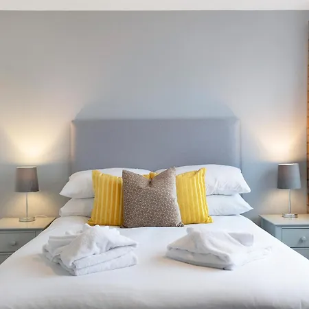 New! 3br In Traynor Square بيت للعطل *