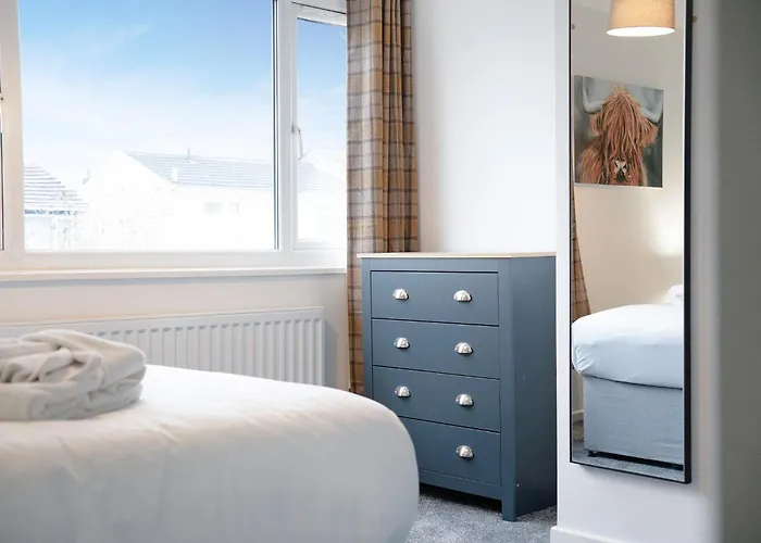 New! 3br In Traynor Square *