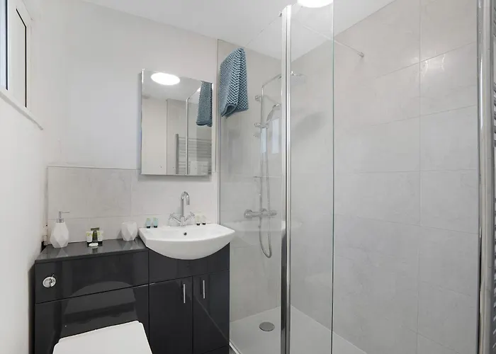 New! 3br In Traynor Square كاتريك بريدج