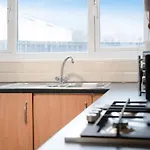 Holiday home New! 3br In Traynor Square *
