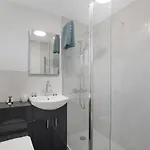 New! 3br In Traynor Square *