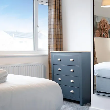 New! 3br In Traynor Square *