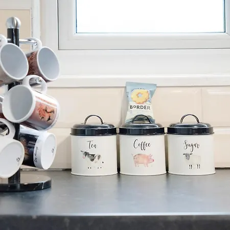 펜션 New! 3br In Traynor Square