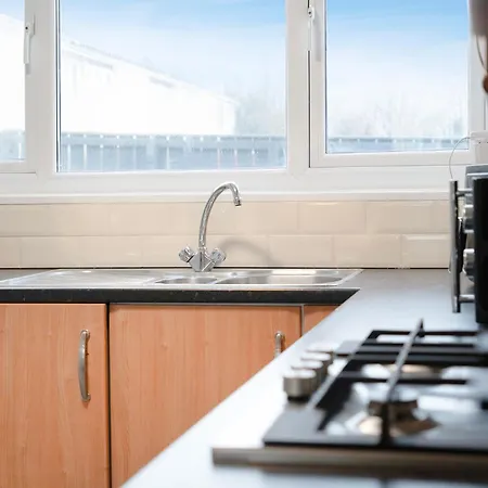 New! 3br In Traynor Square * 캐터릭 브리지